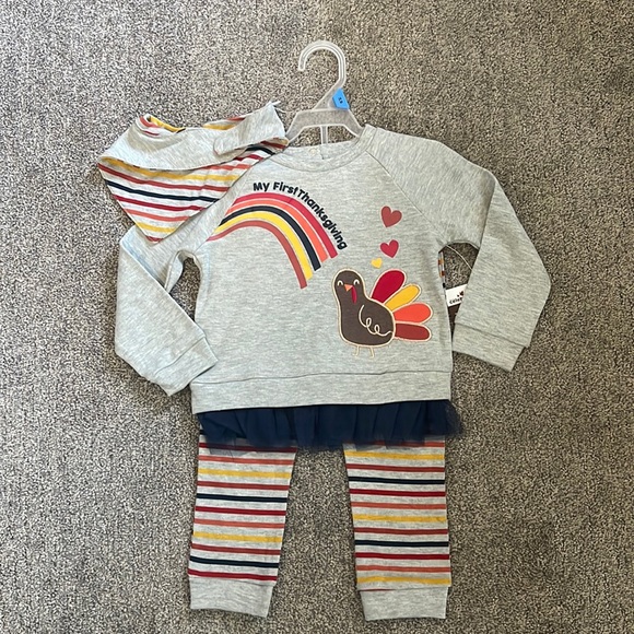 🥰 2/$20 NWT Thanksgiving Outfit - Picture 1 of 5